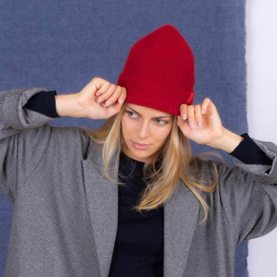 Lacerise-sur-le-chapeau bonnet Rouge Bonnet Rouge