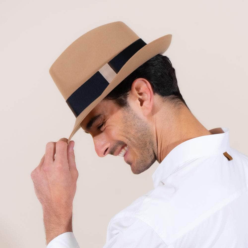 Lacerise-sur-le-chapeau Chapeau Feutre Trendy - Modèle Galanterie