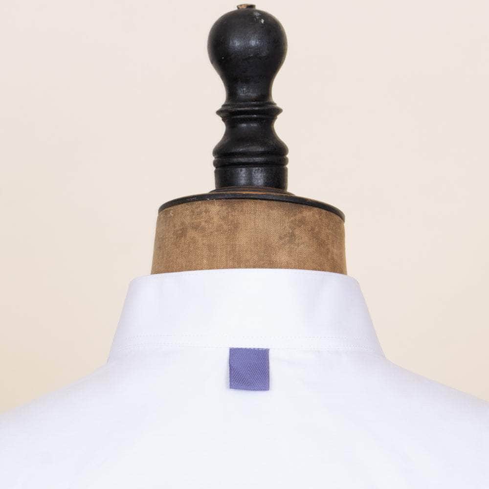 Lacerise sur-le-chapeau White shirt Inverted collar Purple