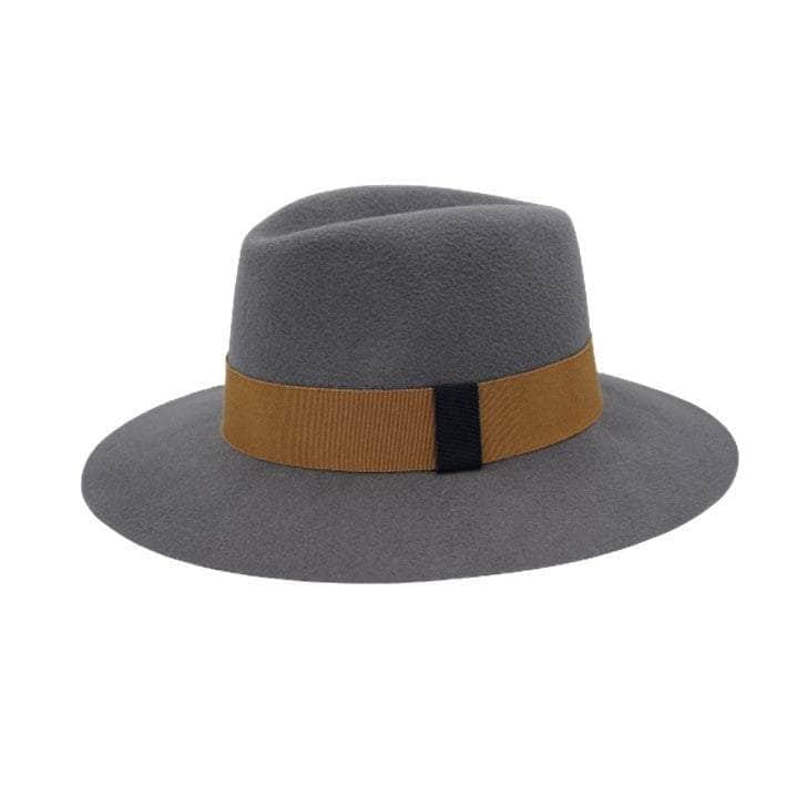 Lacerise-on-the-hat Discretion / 55 Chapeau L'Elegant