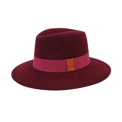 Lacerise-sur-le-chapeau Ivresse / 55 L'Elegantの帽子