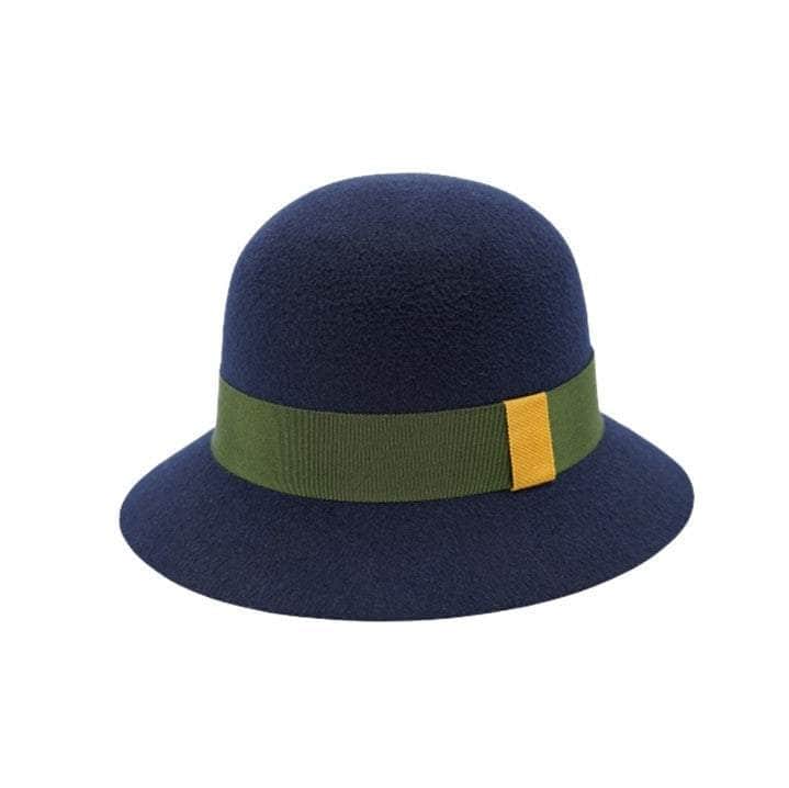 Lacerise-on-the-hat Midnight / 56 Chapeau La Cloche