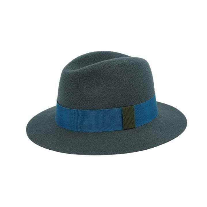 Lacerise-on-the-hat Elegance / 54 Chapeau Le Classic